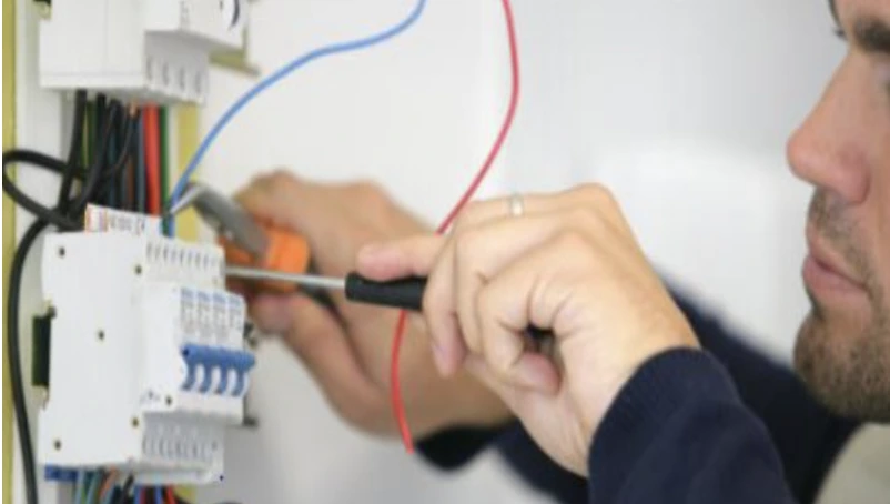 Electrician training course